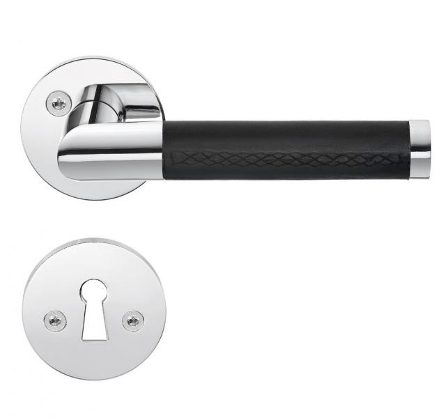 Beslagsboden indend&oslash;rs d&oslash;rgreb inkl n&oslash;gleskilt - Krom/sort l&aelig;der