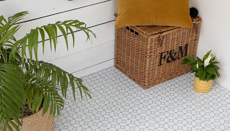 D-C Fix selvklæbende gulv - Bloomy grid D-C Fix selvklæbende gulv - Bloomy grid