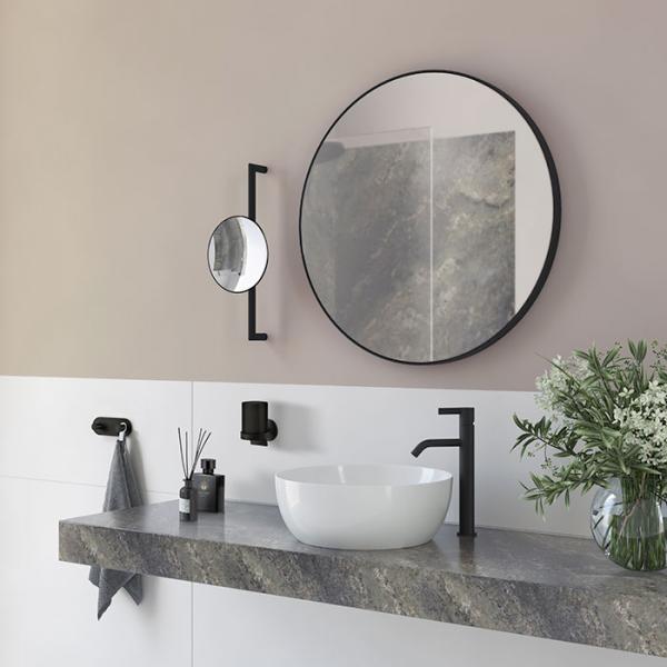 Smedbo Outline makeupspejl på vægstang m/7x forstørrelse - Mat sort Smedbo Outline makeupspejl på vægstang m/7x forstørrelse - Mat sort