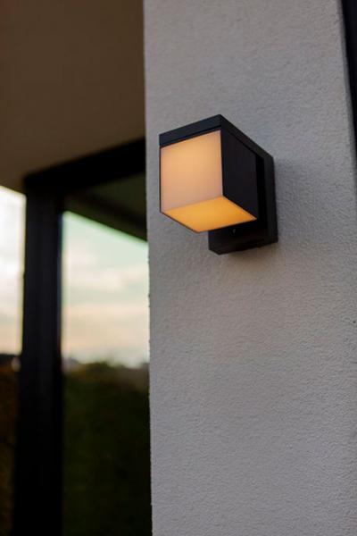 Lutec Solar Prima hybrid udendørslampe til væg m/PIR-sensor og solceller Lutec Solar Prima hybrid udendørslampe til væg m/PIR-sensor og solceller