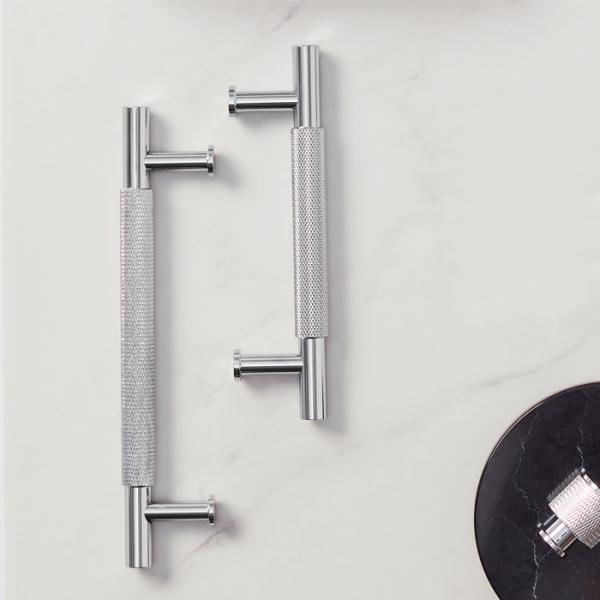 Beslagsboden B6361 m&oslash;belgreb m/crystal cut - Krom